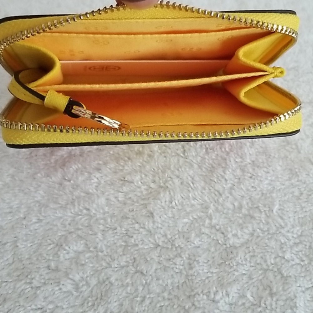 New Tory Burch Emerson Zip Coin Case - Picture 7 of 9